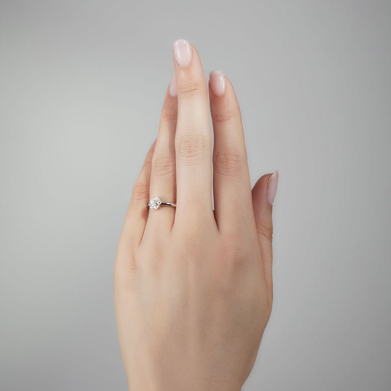 Engagement Ring<br>Étoile Ring